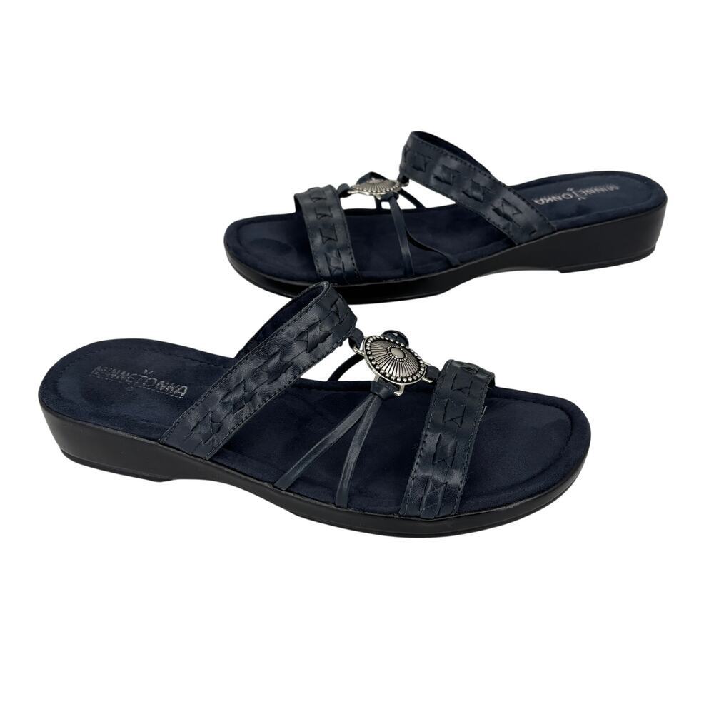Minnetonka Open Toe Slide Sandals Size 9 Navy Blue Leather Silver Tone Medallion
